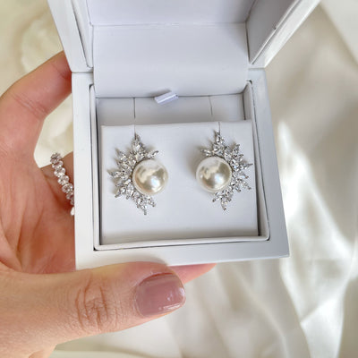 ANGEL Pearl Studs