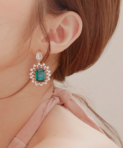 Glam Dangle Earring