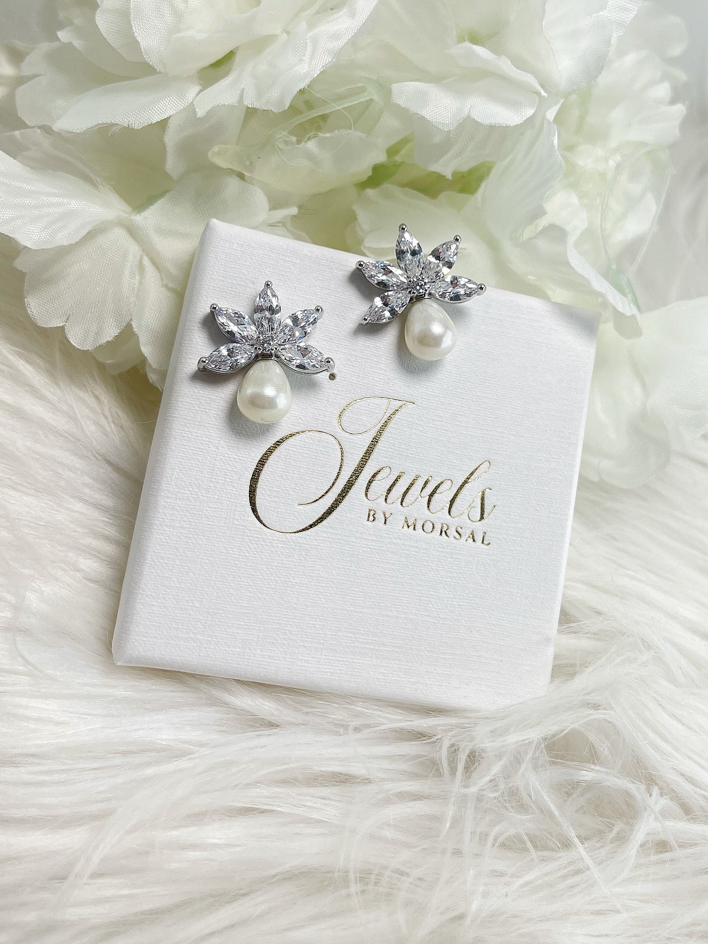 Lili Silver Pearl Studs