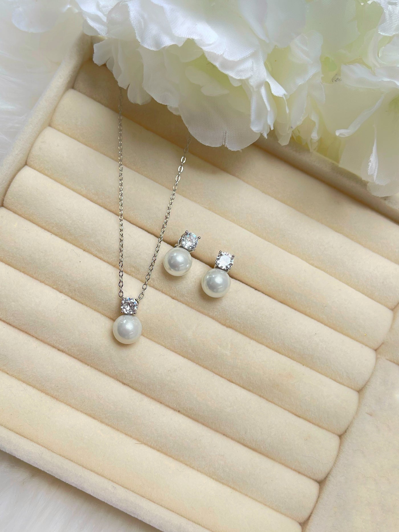 Pearl Studs