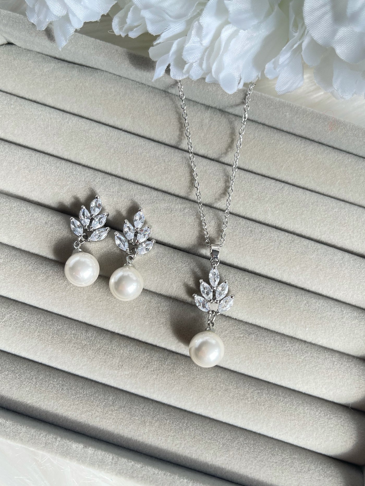 Leaf Pearl Set