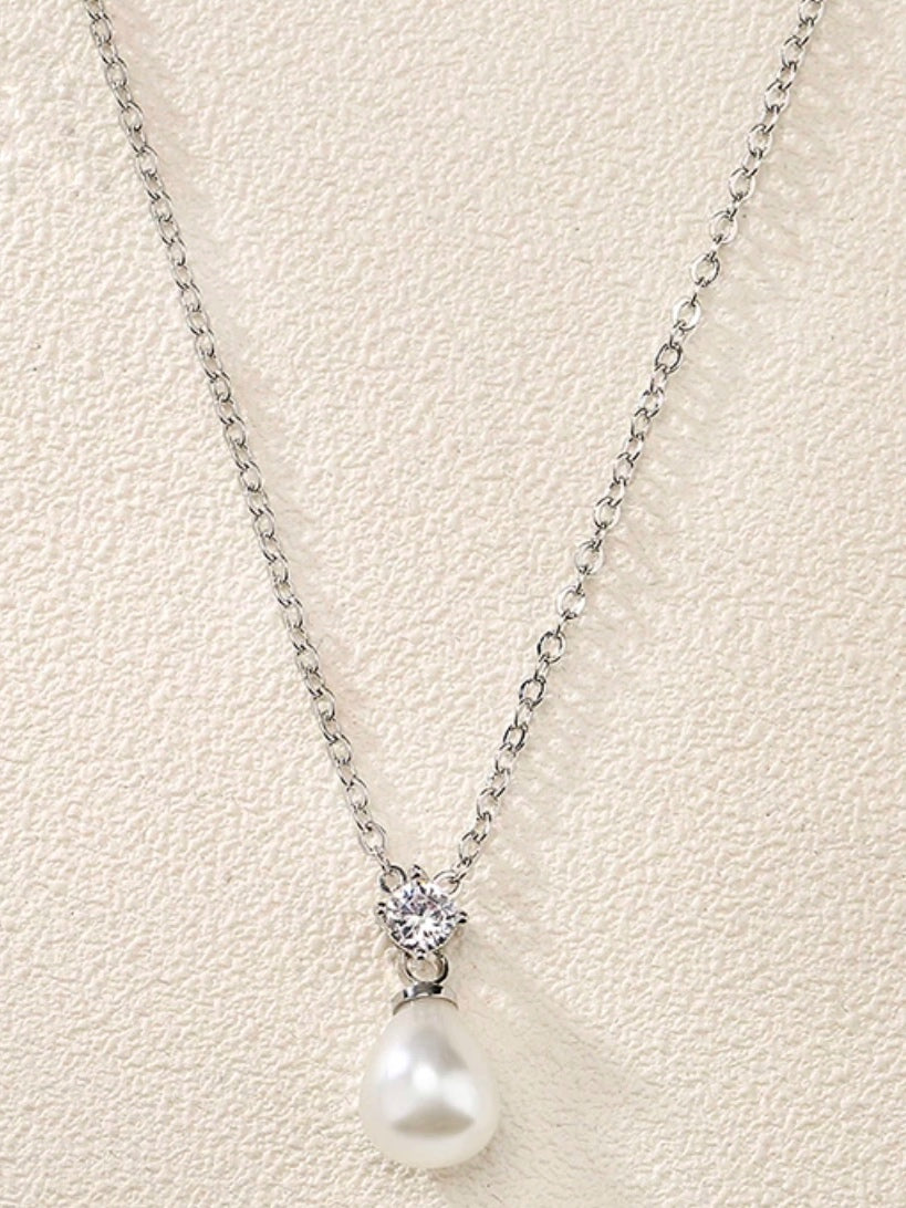 Ella Pearl Drop Necklace